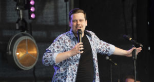 Comedyfestival - Kabarett, Stand-Up & Musik moderiert von Elias Raatz